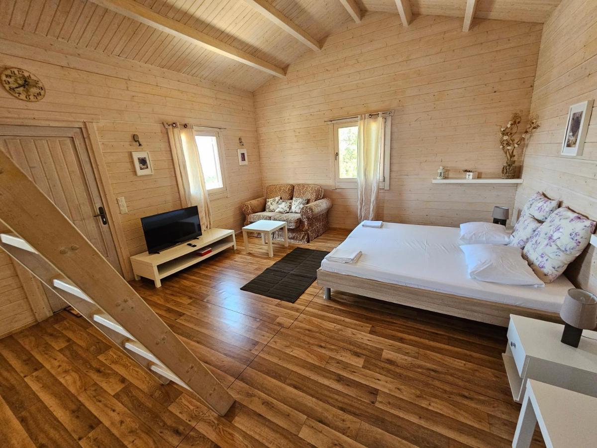 Valerian Villa อาโยส นิกีตัส ภายนอก รูปภาพ